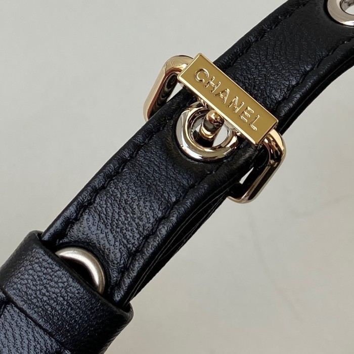 Handbag Chanel AP2549 size 8x10x3.2 cm