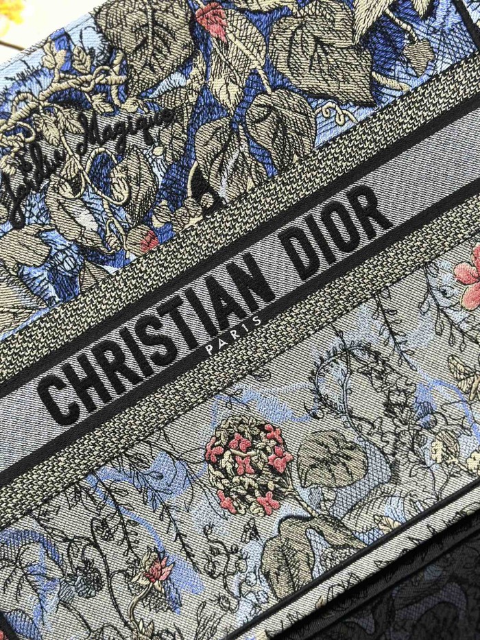 Handbag Dior M1286 size 42 x 35 x 18.5 cm