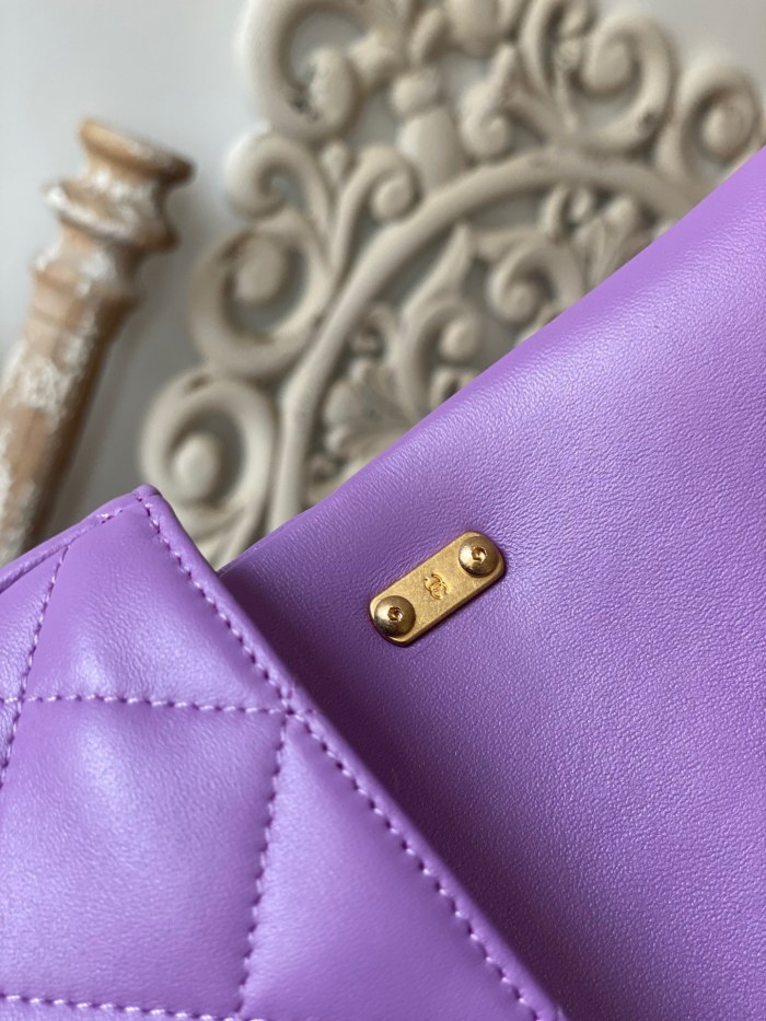 Handbag Chanel 3214 size 17*21*6 cm