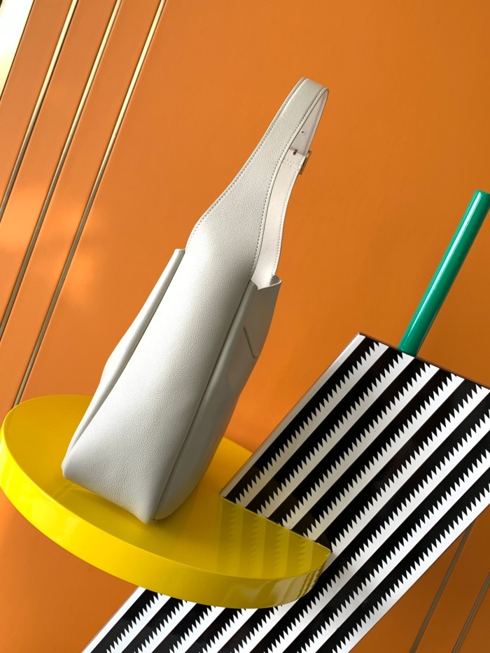 Handbags SAINT LAURENT 713938 size 22x22x10 cm