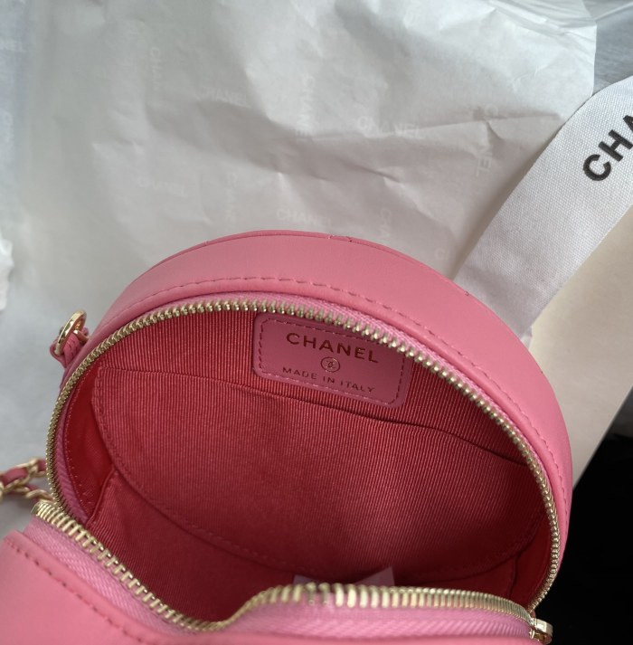 Handbag Chanel size 12x12x4.5 cm