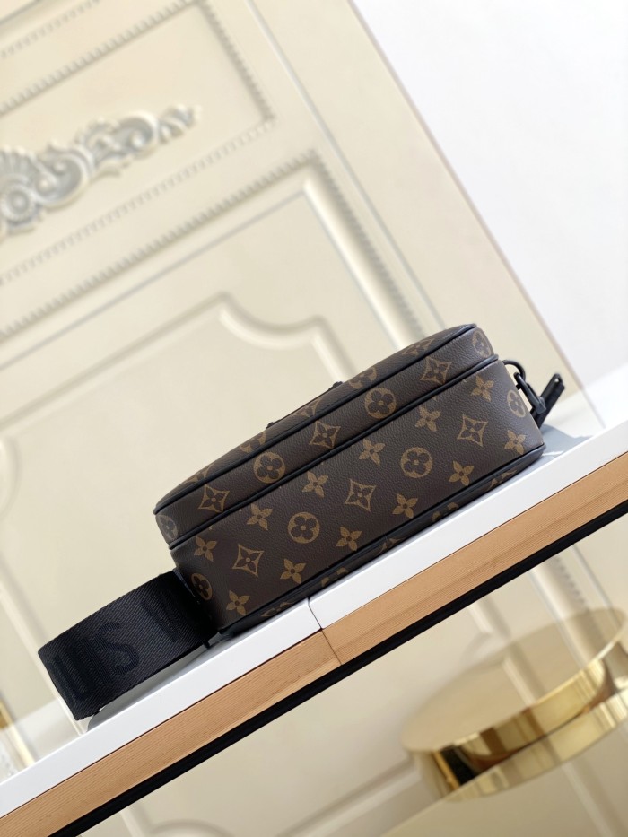 Handbag Louis Vuitton M45806 size 22 x 18 x 8 cm