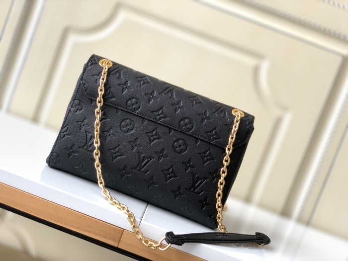 Handbag Louis Vuitton M44151 size 25 x 17 x 9.5 cm