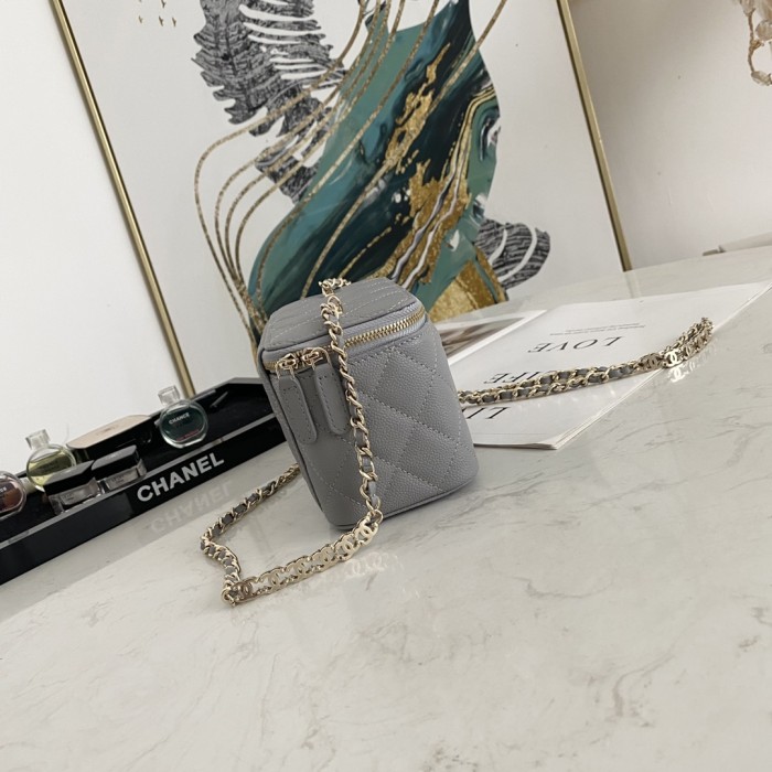 Handbag Chanel 81187 size 16 9.5 8 cm