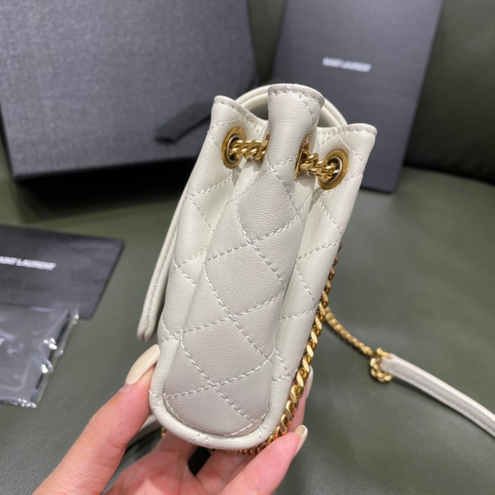 Handbags SAINT LAURENT 672738 size 18x13x6 cm