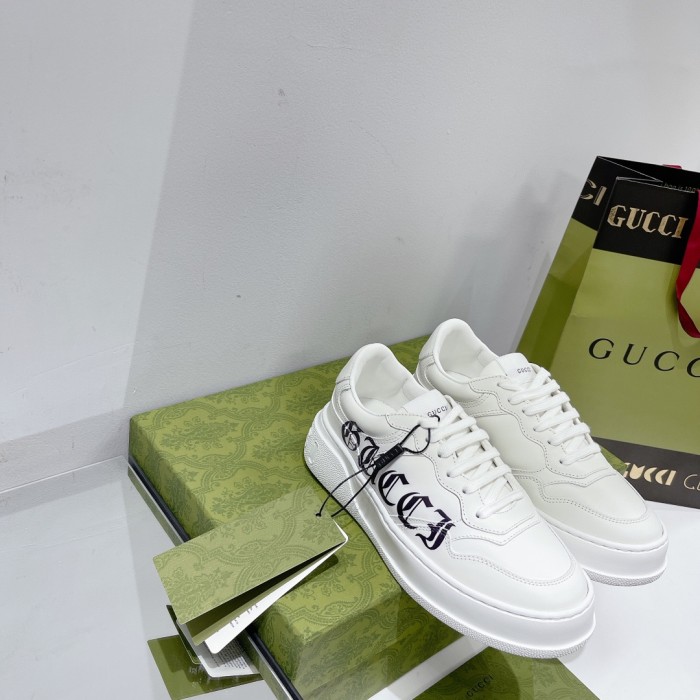 Gucci Women's GG sneaker 2