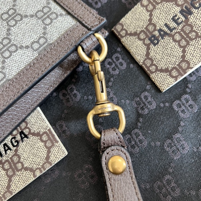 Handbag Gucci 680382 size 30.0 x20.3 x3.3 cm