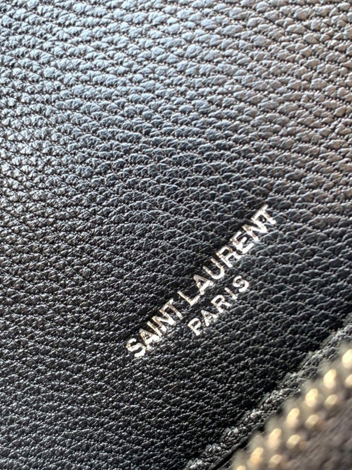 Handbags SAINT LAURENT 392738 size 32X21X8 Cm