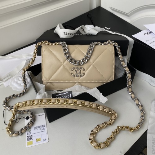 Handbag Chanel size 19 cm