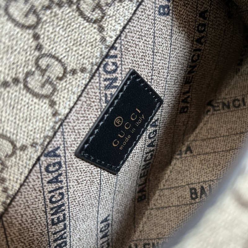 Handbag Gucci 681695 size 19 cm