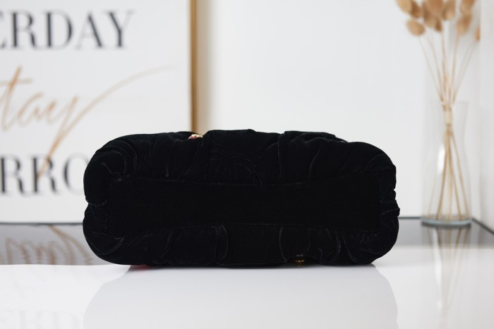 Handbag Chanel AS2138 size 16 27.5 14 cm