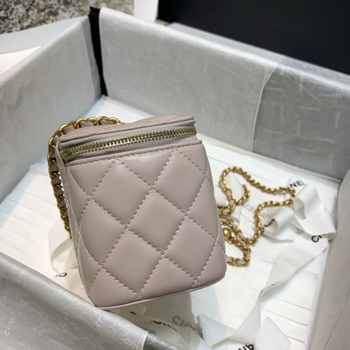 Handbag Chanel 81138 size 16 9.5 8 cm