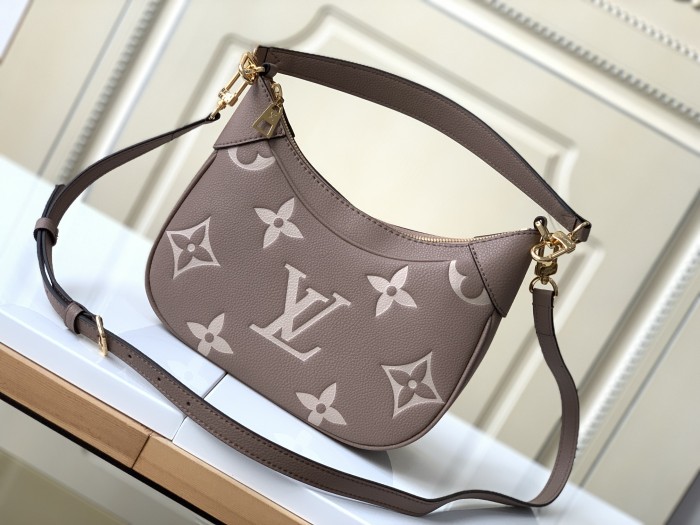 Handbag Louis Vuitton M46002 size 22 x 14 x 9 cm
