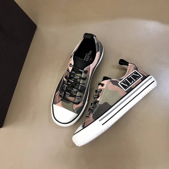 Valentino Garavani Giggies VLTN TIMES low-top sneakers 9