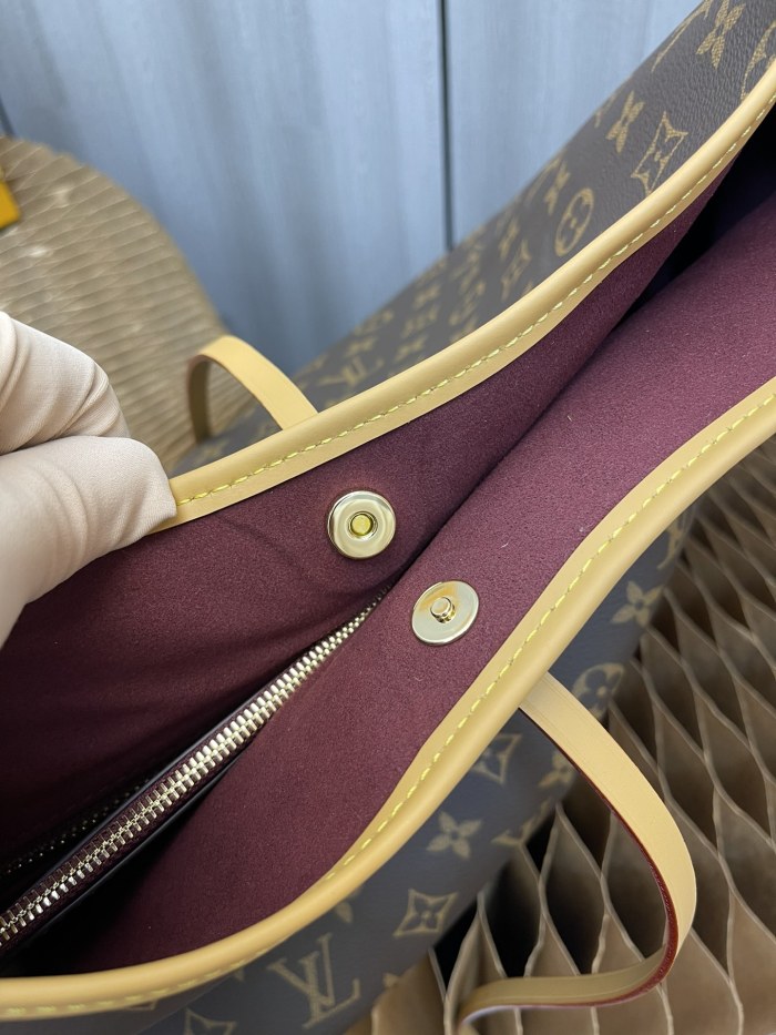 Handbag Louis Vuitton M46197 size 39 x 30 x 15 cm