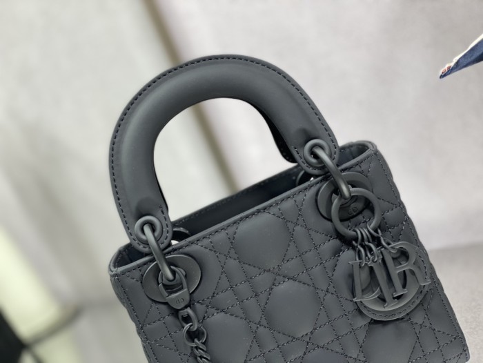 Handbag Dior size 17 cm