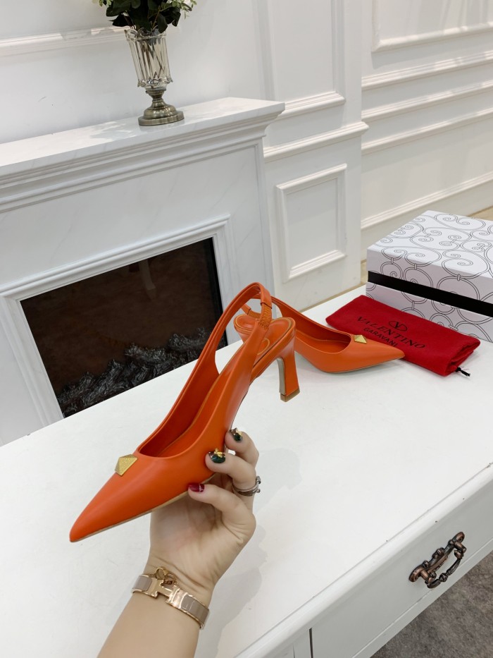 VALENTINO GARAVANI Rockstud WOMEN 37