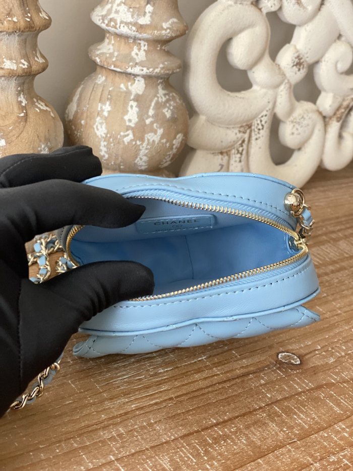 Handbag Chanel 81203 size 12×13×5.5 cm