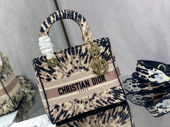 Handbag Dior size 24 cm