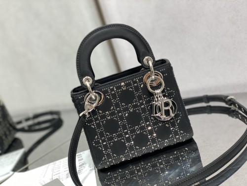 Handbag Dior size 17 cm