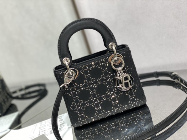 Handbag Dior size 17 cm
