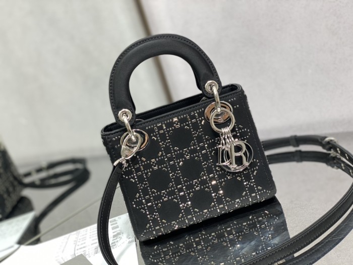 Handbag Dior size 17 cm