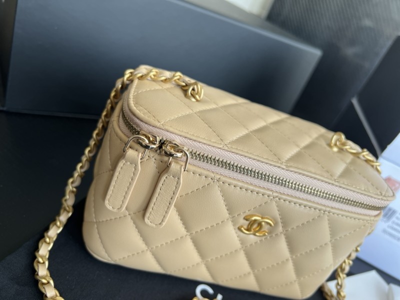 Handbag Chanel AP2303 size 17cmx9.5cmx8 cm
