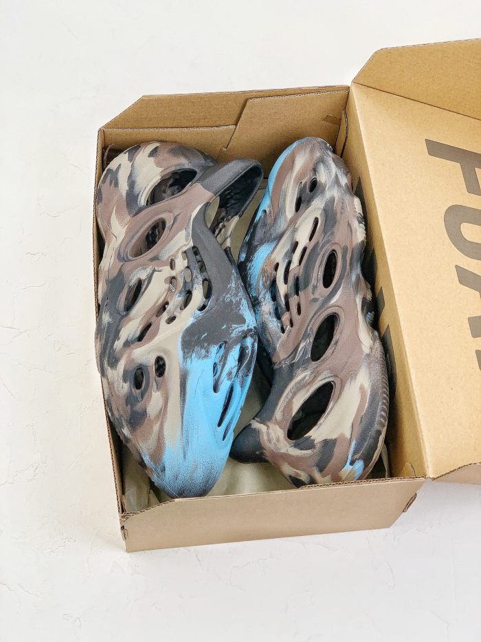 adidas Yeezy Foam RNR MX Cinder