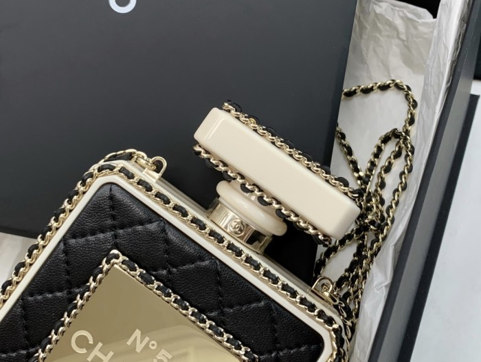 Handbag Chanel sizez 16*9*3.5* cm