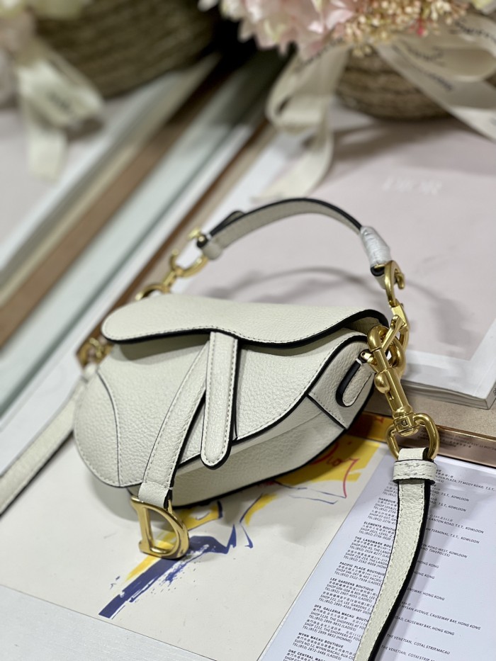 Handbag Dior 3067 size 12 x 7.5 x 5 cm