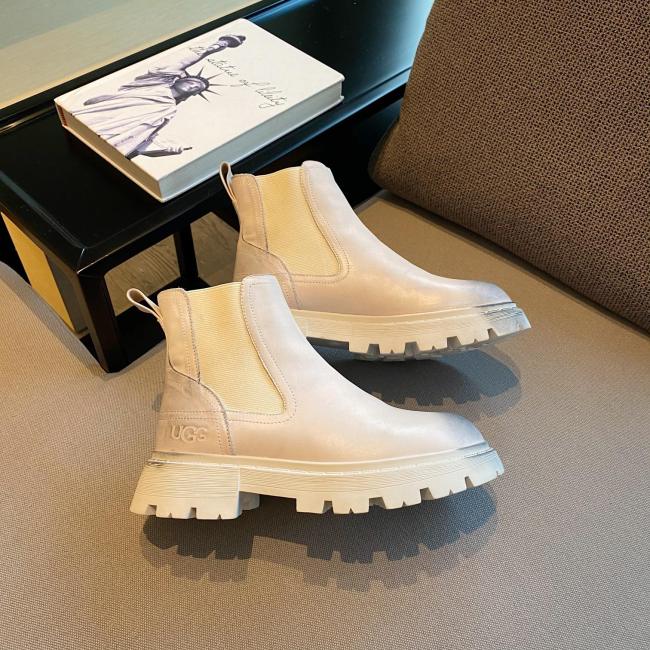 UGG Sneaker 9