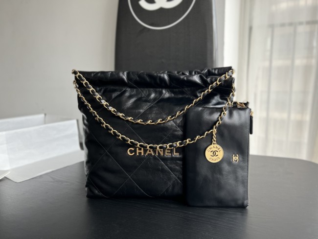 Handbag Chanel size 35cmx37cmx7 cm