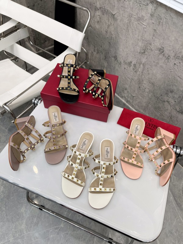 VALENTINO GARAVANI Rockstud WOMEN 5