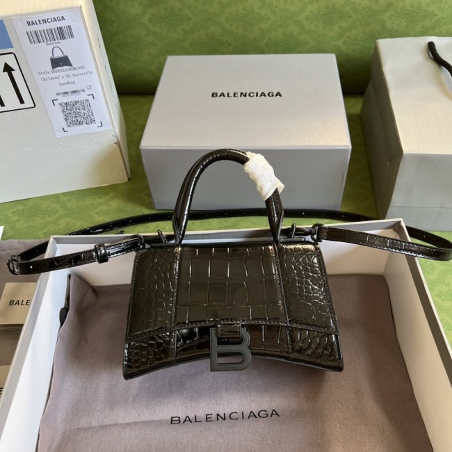 Handbag Gucci 5928331 size 19*13*8 cm