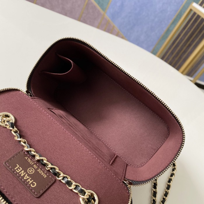 Handbag Chanel 81341 size 9.5*17*8 cm
