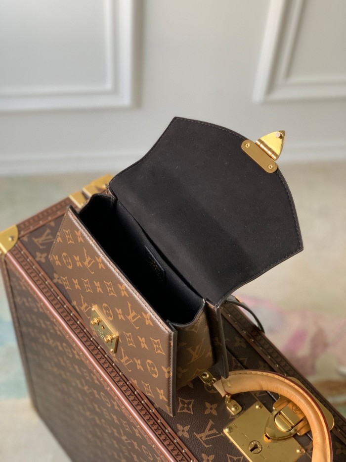 Handbag Louis Vuitton M46548 size 23.5cmx 16.5cmx 5cm