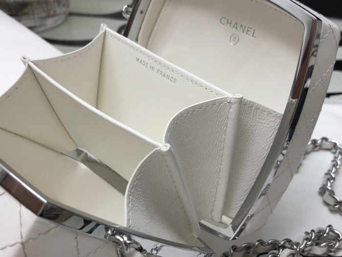 Handbag Chanel size 12.7*12.7*7.6* cm