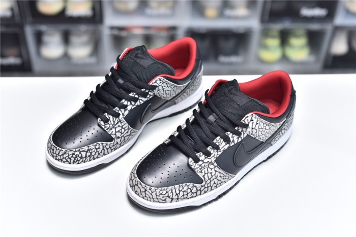 Nike Dunk SB Low Supreme Black Cement