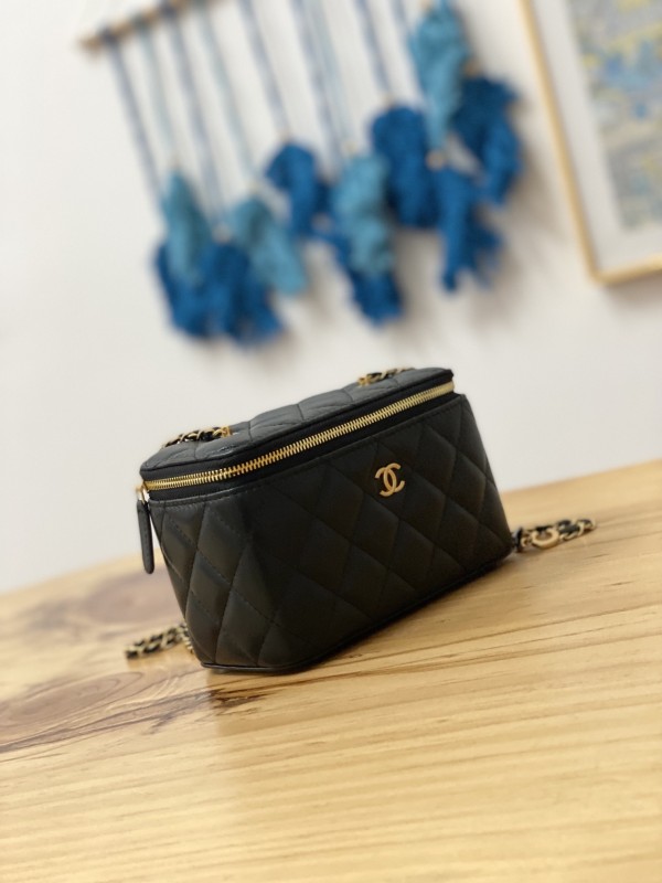 Handbag Chanel 81226 size 16.5 cm