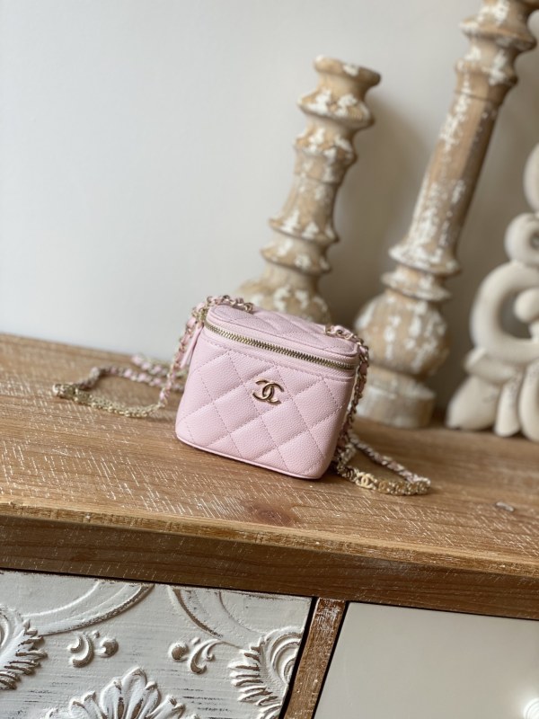 Handbag Chanel 81186 size 10.5-8.5-7 cm