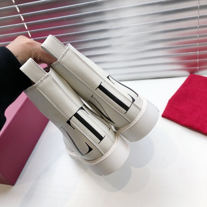 VALENTINO GARAVANI Roman Stud BOOT WOMEN 28