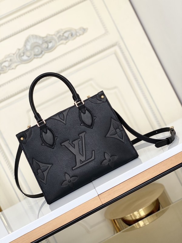 Handbag Louis Vuitton M45653