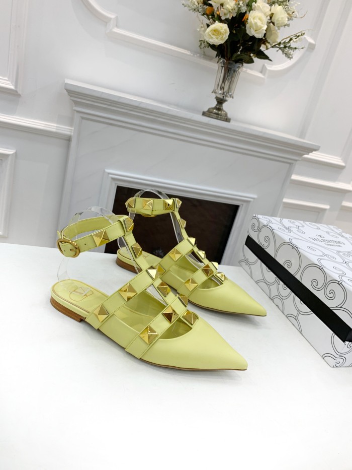 VALENTINO GARAVANI Roman Stud WOMEN 33