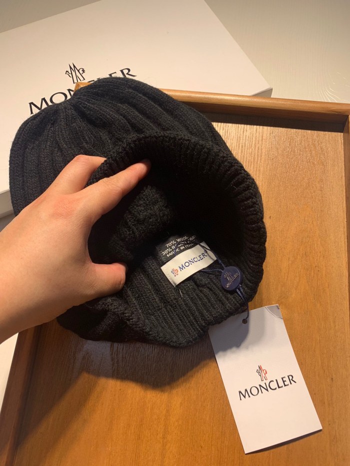 Hat Moncler 3