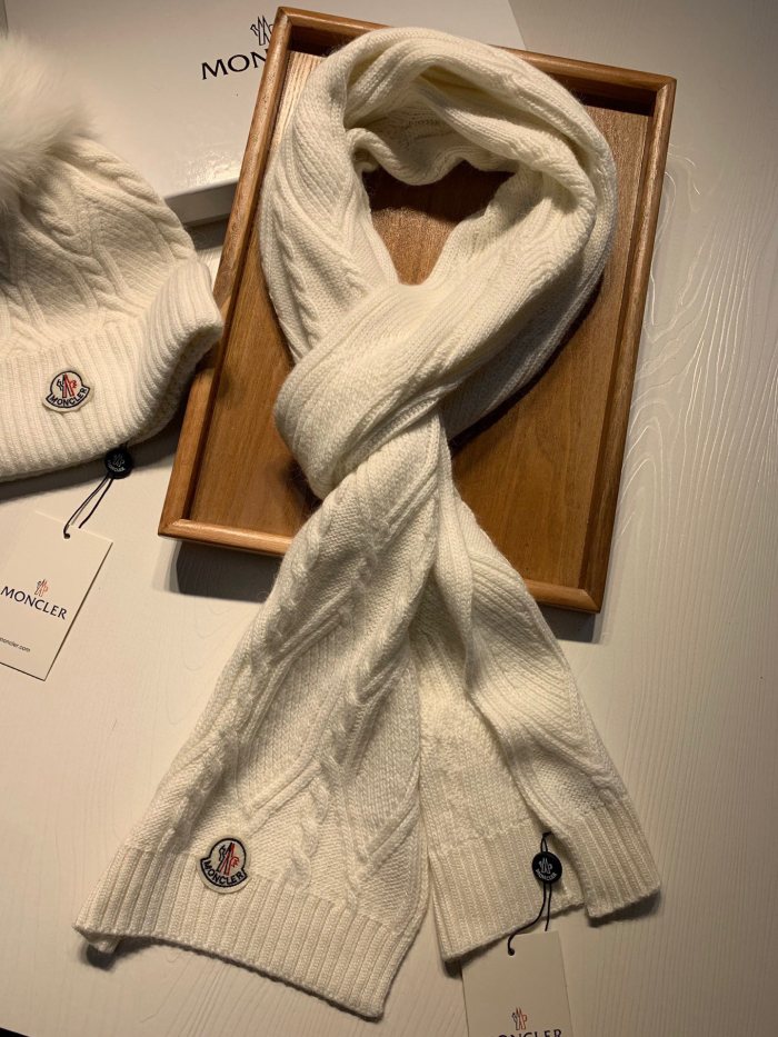 Hat & Scarf Moncler 2