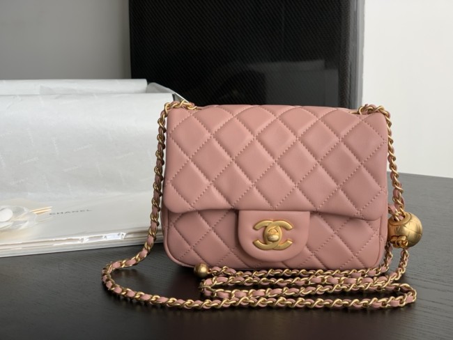 Handbag Chanel size 20 cm
