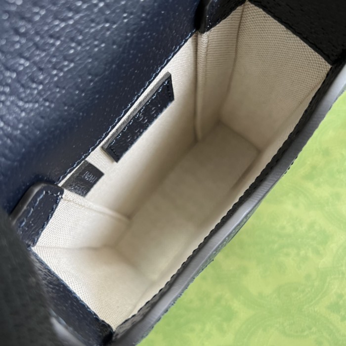 Handbag Gucci 696056 size 11x 18x 5 cm