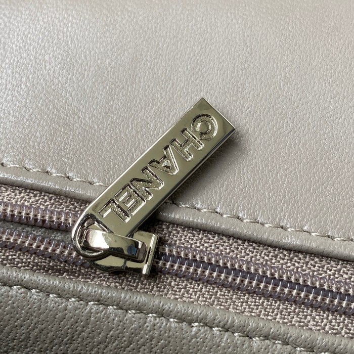 Handbag Chanel size 17 cm