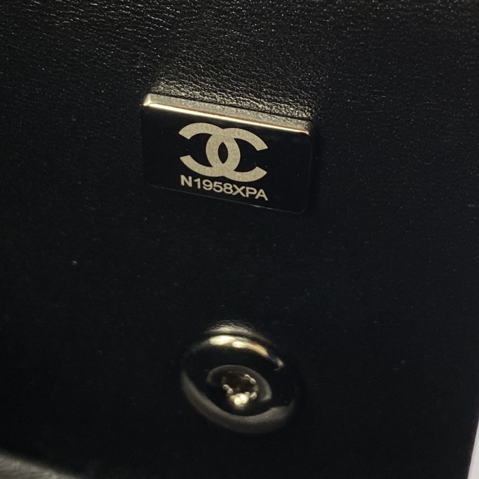 Handbag Chanel size 20 cm