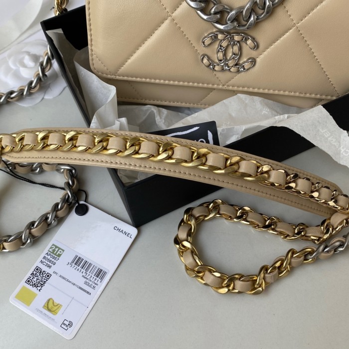 Handbag Chanel size 19 cm